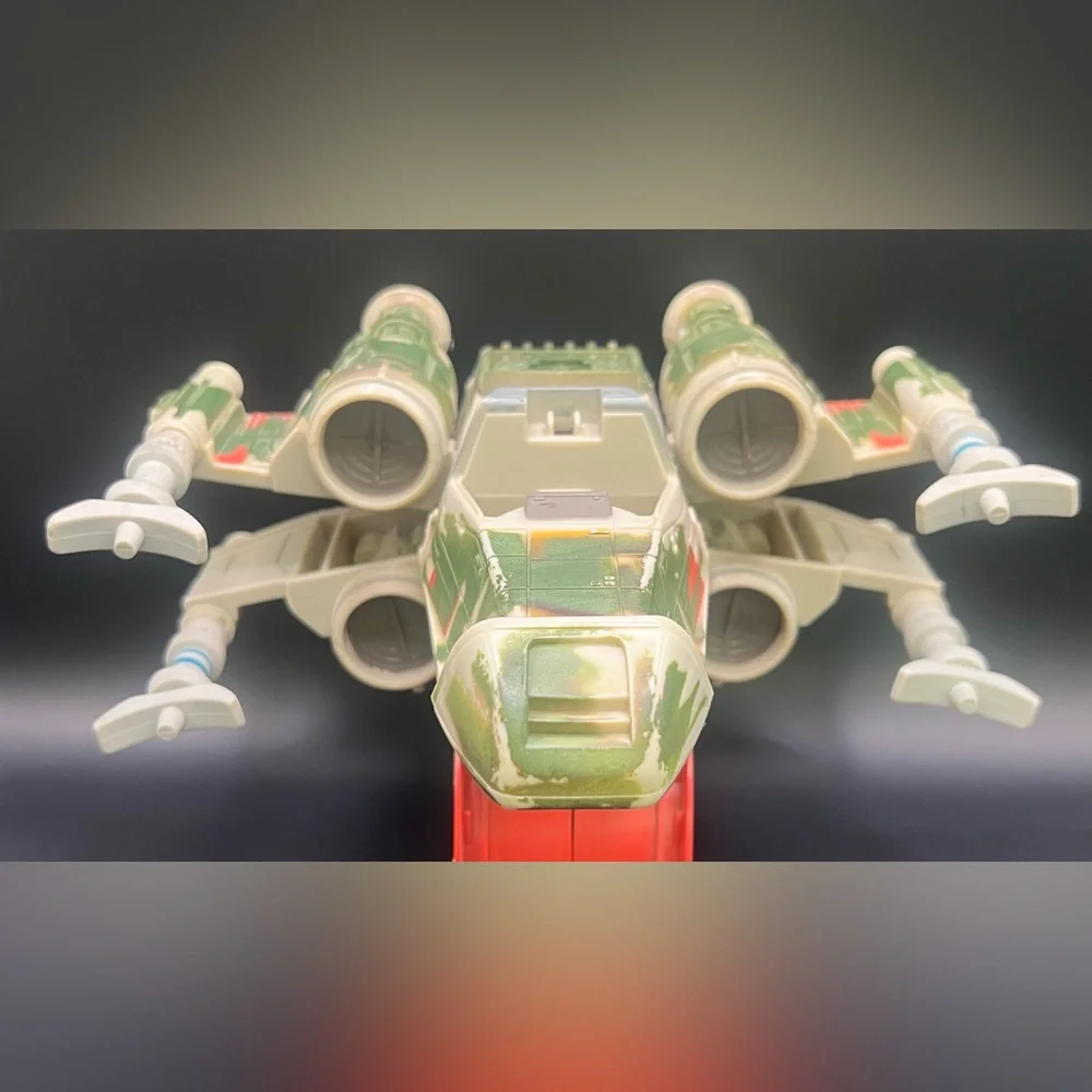 Start‎ Wars-2001 Toy, Wings move- Red piece not included, Pre-Owned